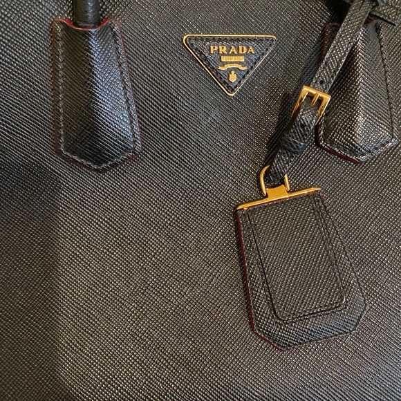 Black and Fiery Red Prada Saffiano Bag - Picture 8 of 9